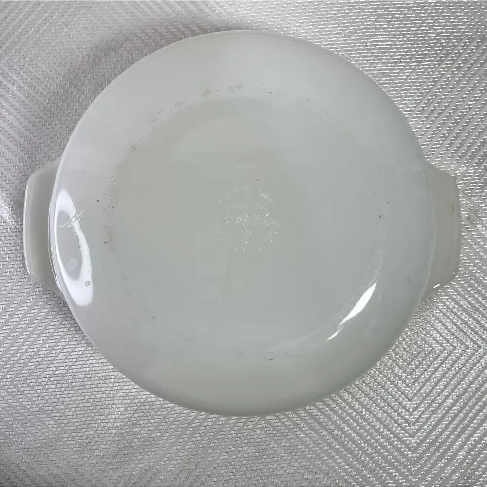 Meadow Green Fire-King Anchor Hocking Milk Glass Round Casserole 2 Qt No Lid VTG